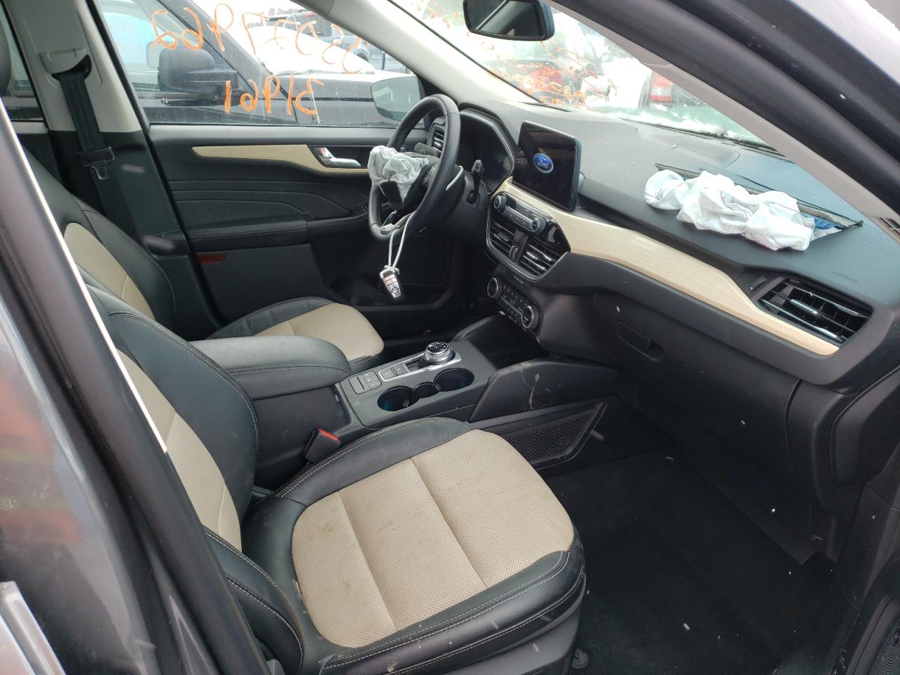 Photo 5 from auction – 2021 FORD ESCAPE with VIN 1FMCU9DZ2MUA33770