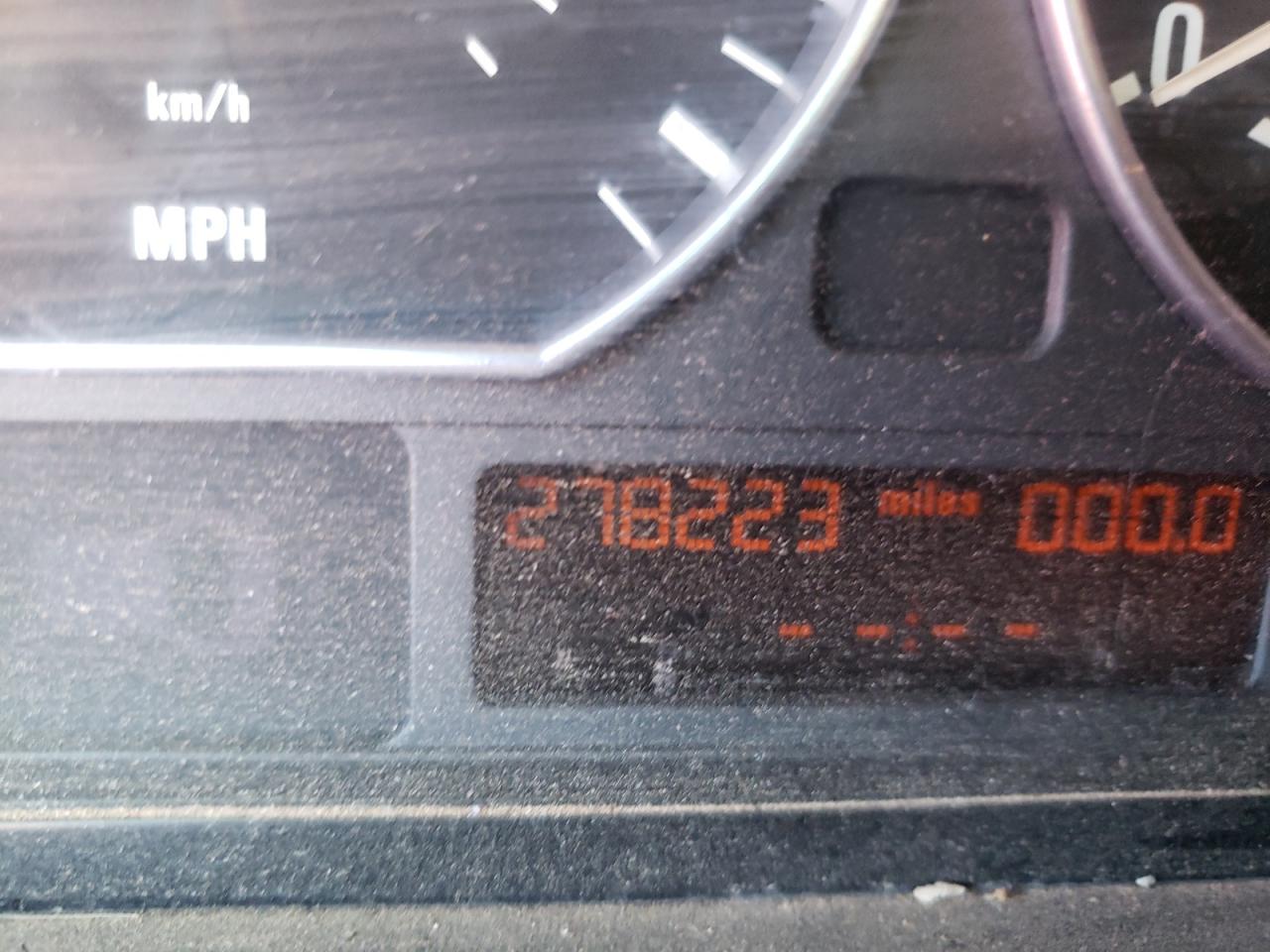Photo 8 from auction – 2002 BMW 330 I with VIN WBAEV53452KM17556