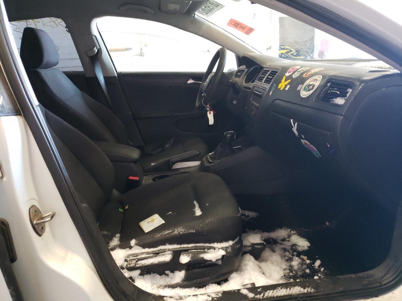 Photo 5 from auction – 2015 VOLKSWAGEN JETTA BASE with VIN 3VW2K7AJ9FM310329