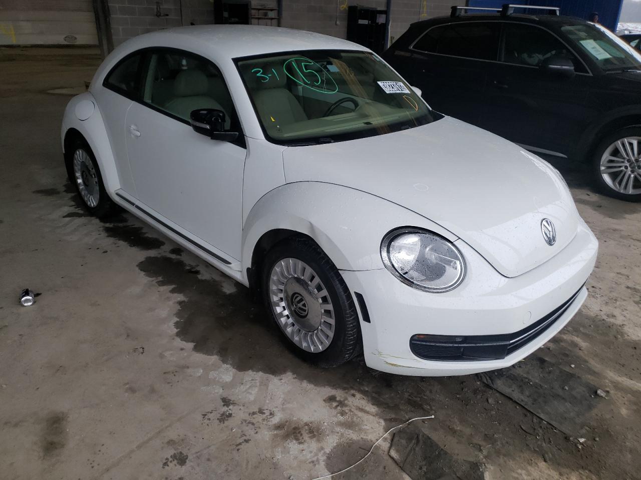VOLKSWAGEN BEETLE 2014 with VIN 3VWJ17AT5EM633694 - Photo from auction