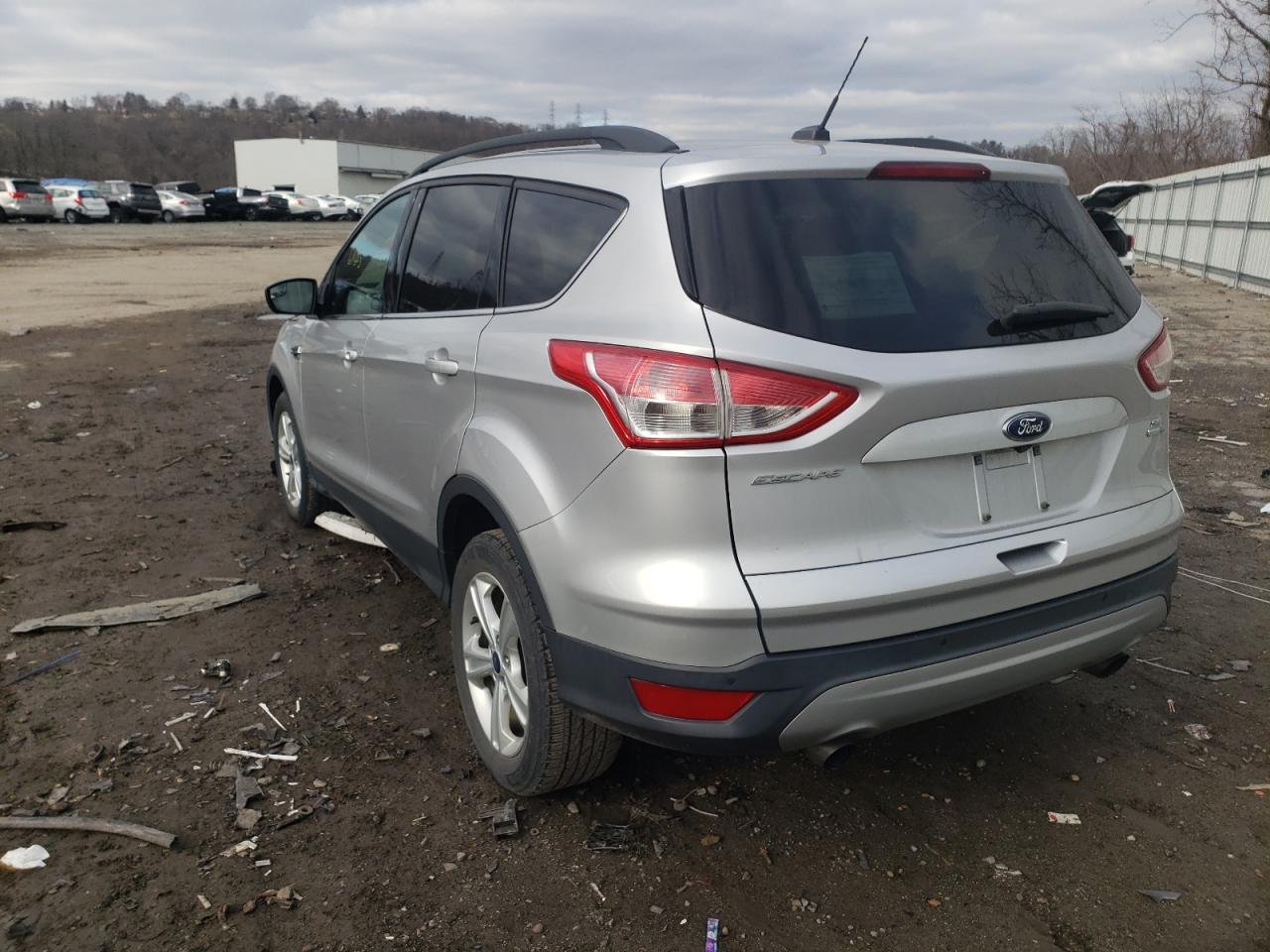 Photo 3 from auction – 2016 FORD ESCAPE SE with VIN 1FMCU9GX5GUB86464