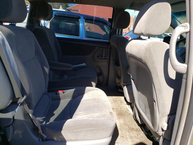 Photo 6 from auction – 2004 TOYOTA SIENNA LE with VIN 5TDBA23C44S009066