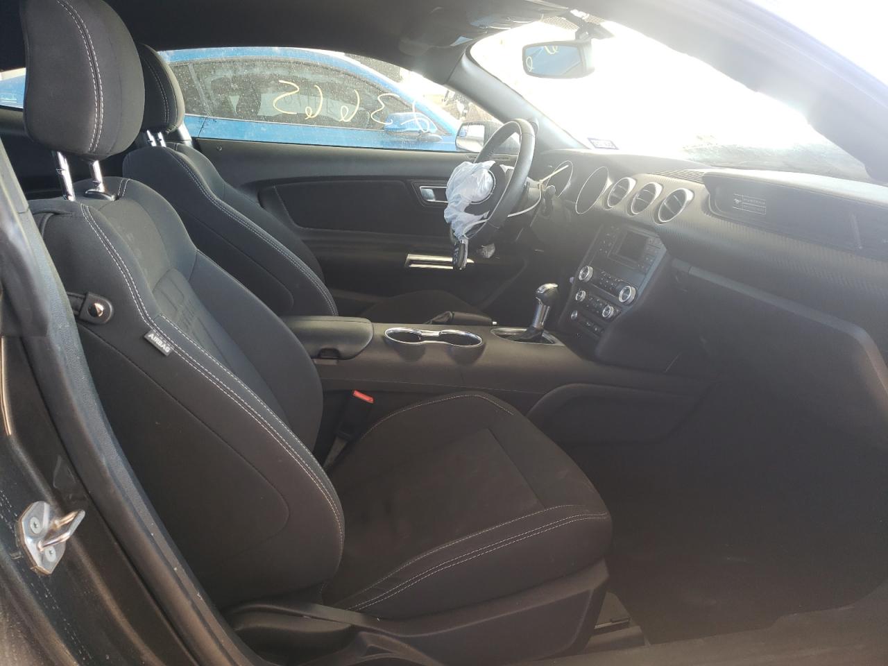 Photo 5 from auction – 2020 FORD MUSTANG with VIN 1FA6P8TH9L5124402