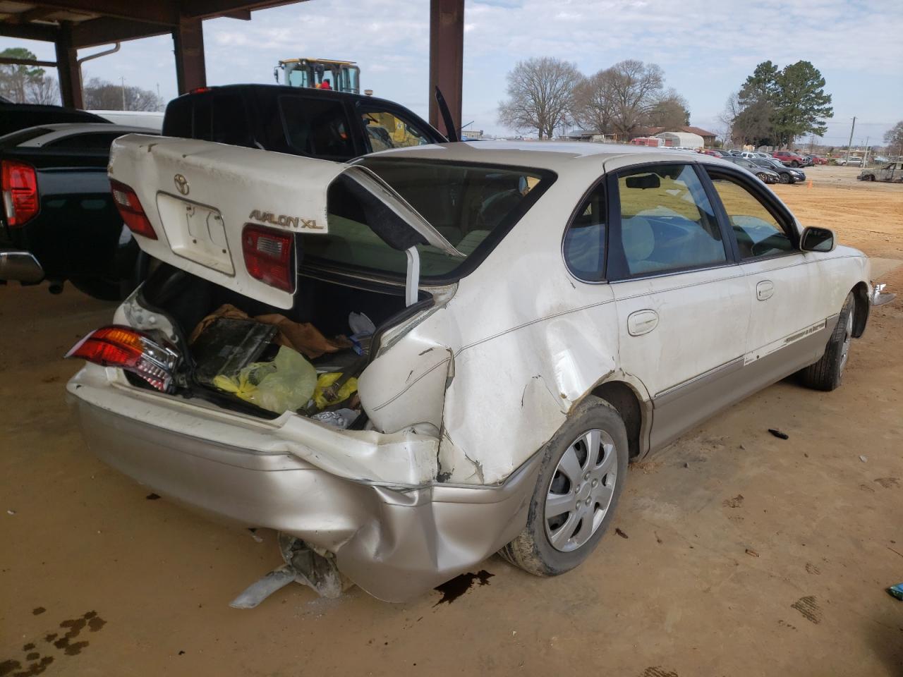 Photo 4 from auction – 1999 TOYOTA AVALON with VIN 4T1BF18B2XU328392