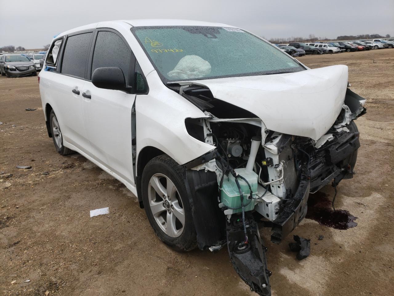 Photo 1 from auction – 2019 TOYOTA SIENNA with VIN 5TDZZ3DC6KS977422