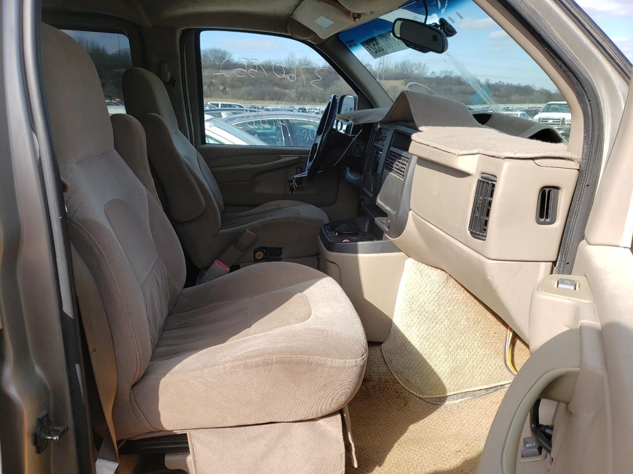 Photo 5 from auction – 2003 CHEVROLET EXPRESS G1 with VIN 1GBFG15T631235424