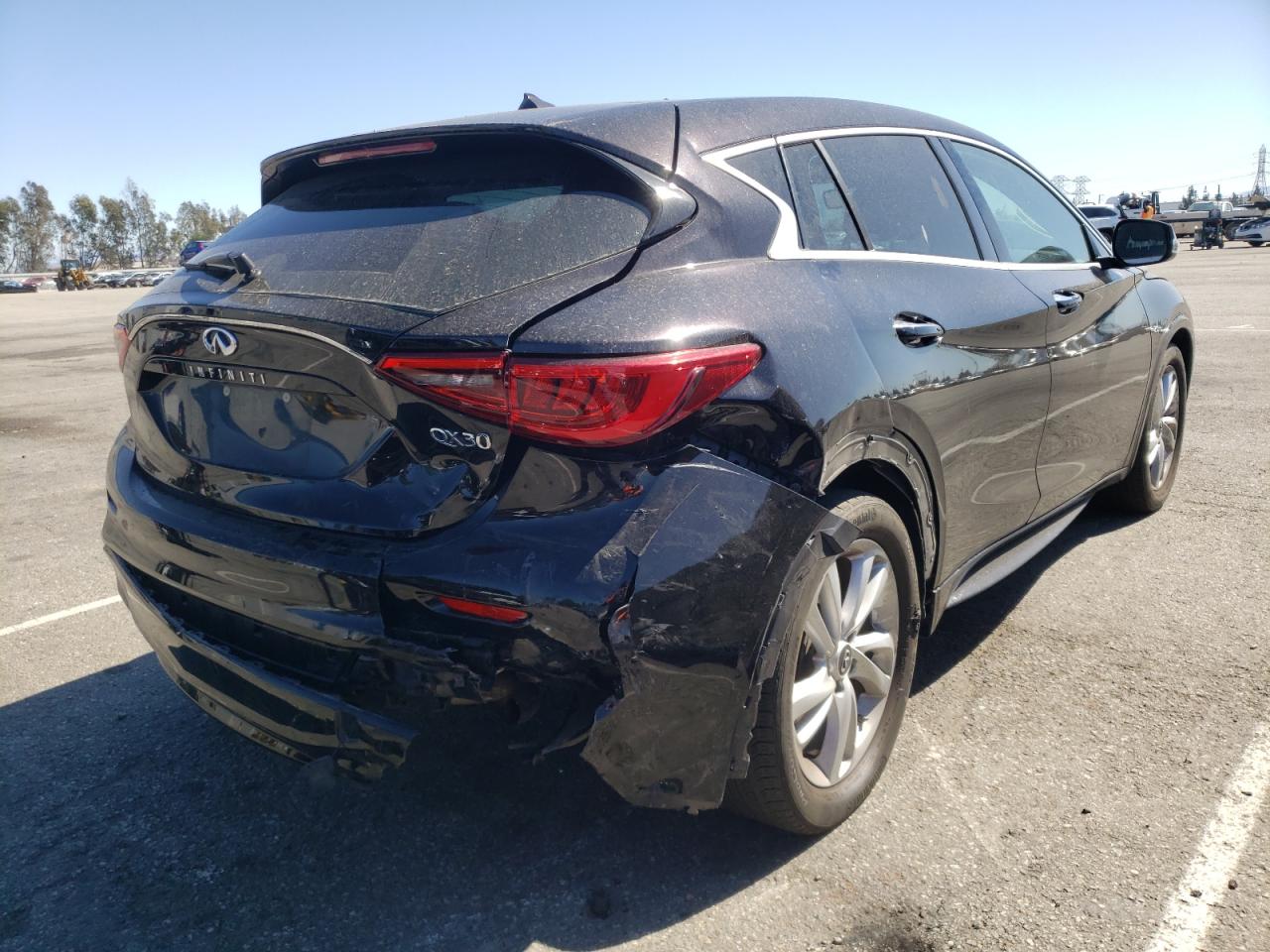Photo 4 from auction – 2018 INFINITI QX30 BASE with VIN SJKCH5CP3JA060746