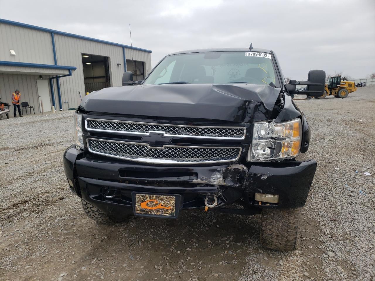 Photo 9 from auction – 2013 CHEVROLET SILVERADO with VIN 1GCRKSE75DZ297870