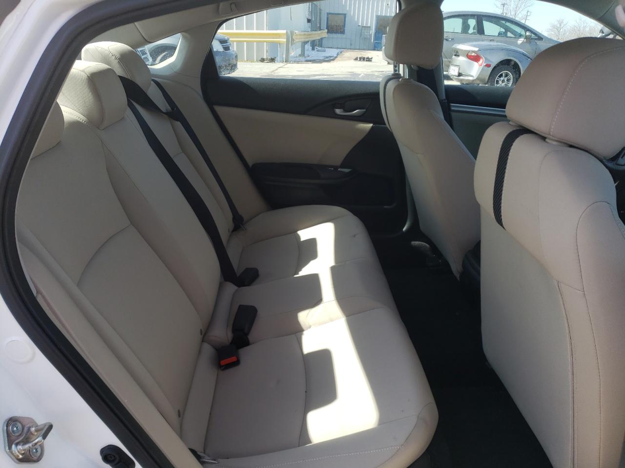 Photo 6 from auction – 2017 HONDA CIVIC LX with VIN 19XFC2F59HE048289