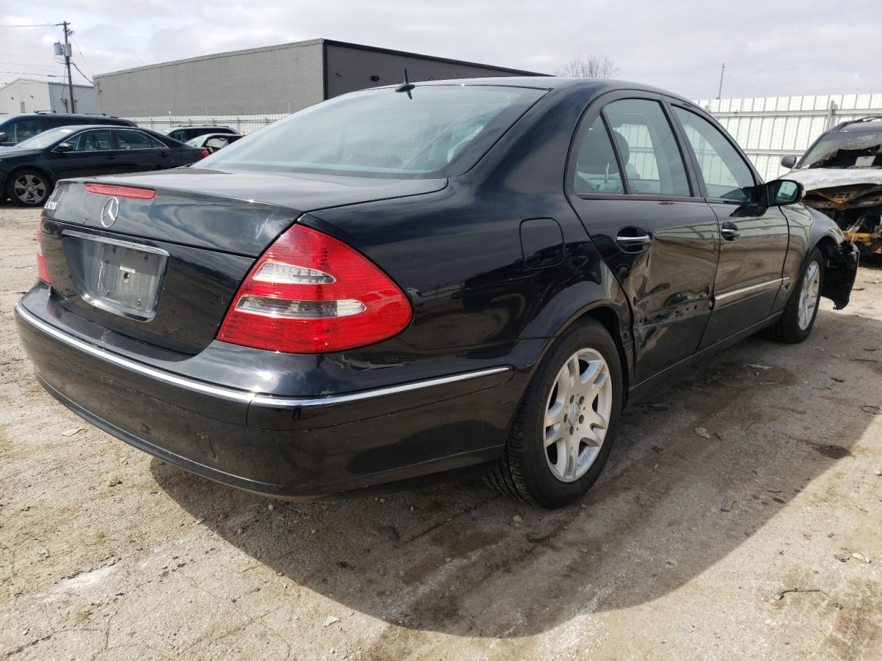 Photo 4 from auction – 2005 MERCEDES-BENZ E 320 with VIN WDBUF65J75A620221