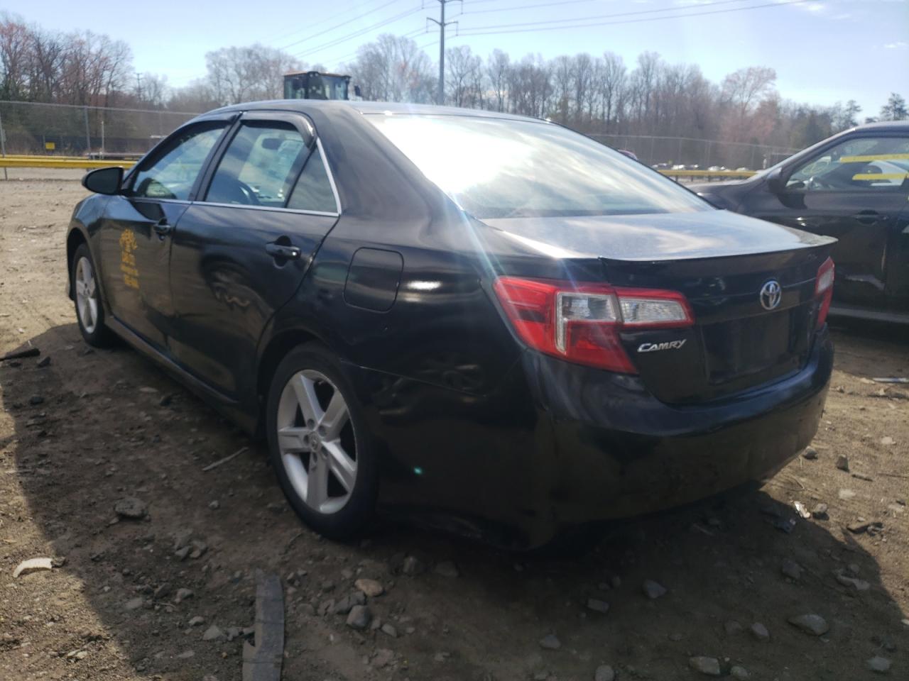 Photo 3 from auction – 2014 TOYOTA CAMRY L with VIN 4T1BF1FK0EU395279