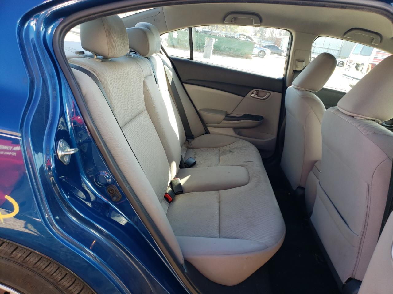 Photo 6 from auction – 2015 HONDA CIVIC LX with VIN 19XFB2F52FE064558