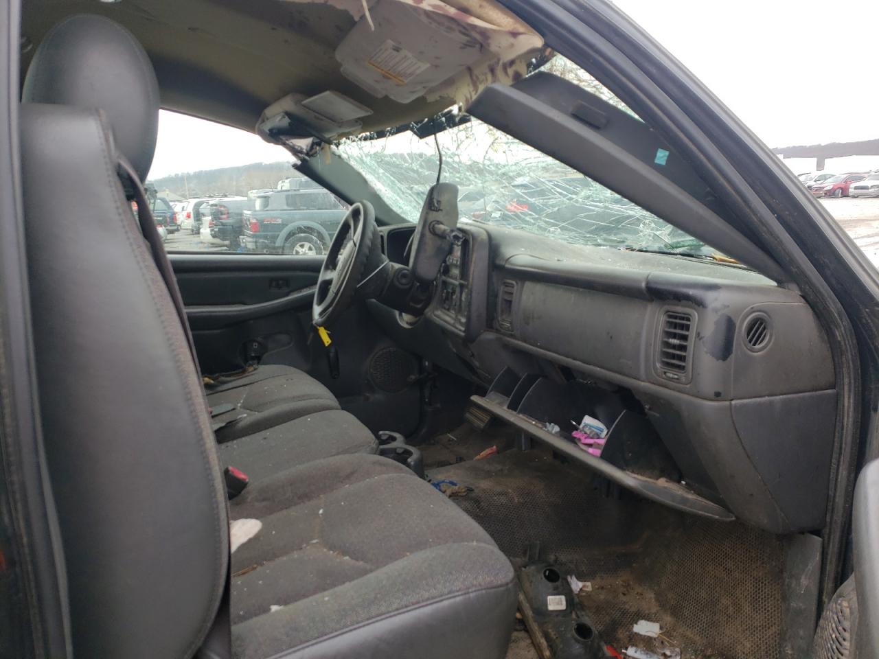 Photo 5 from auction – 2004 CHEVROLET silverado with VIN 1GCEC14X24Z231266