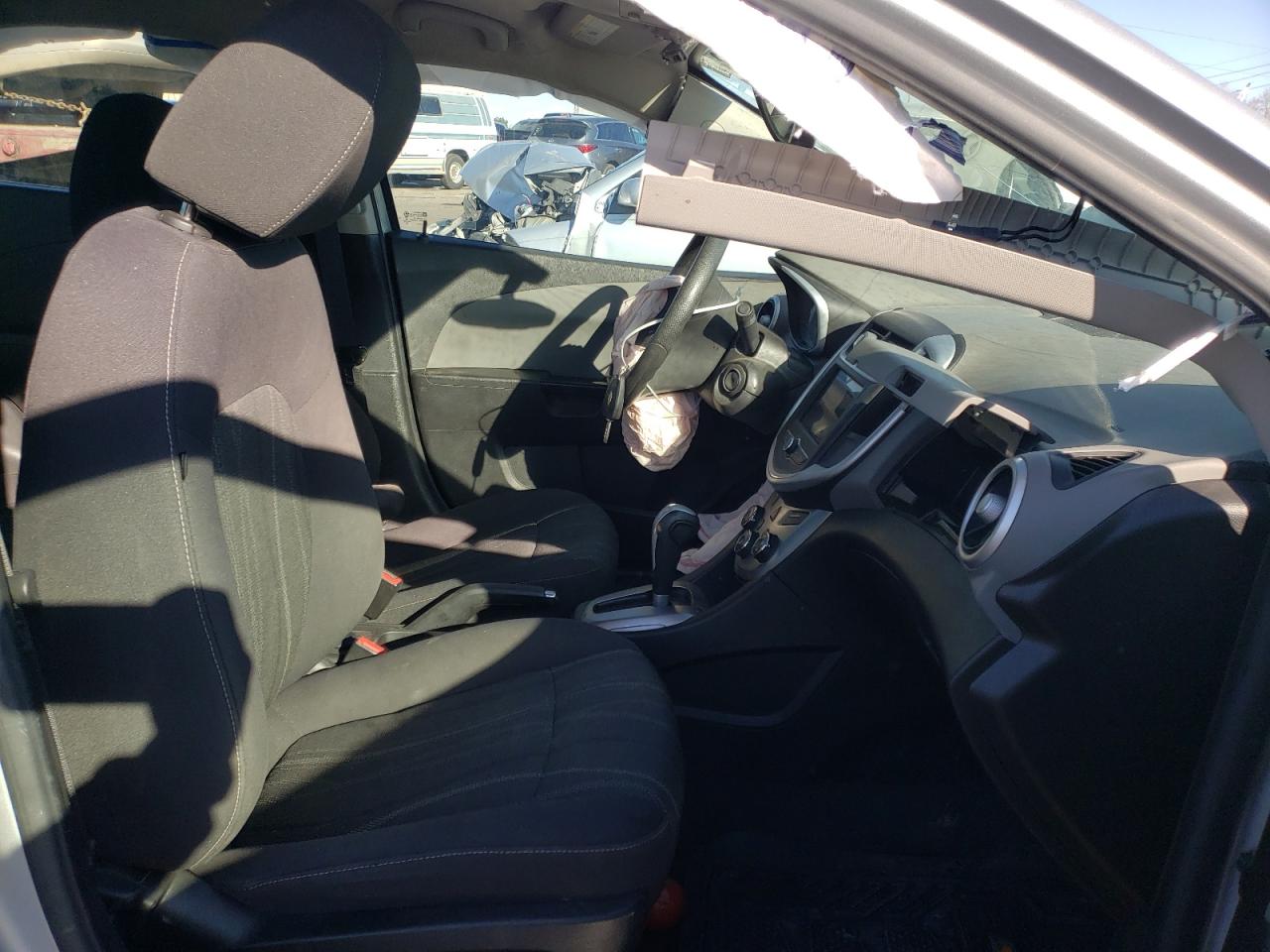 Photo 5 from auction – 2020 CHEVROLET SONIC LT with VIN 1G1JD5SB4L4110155