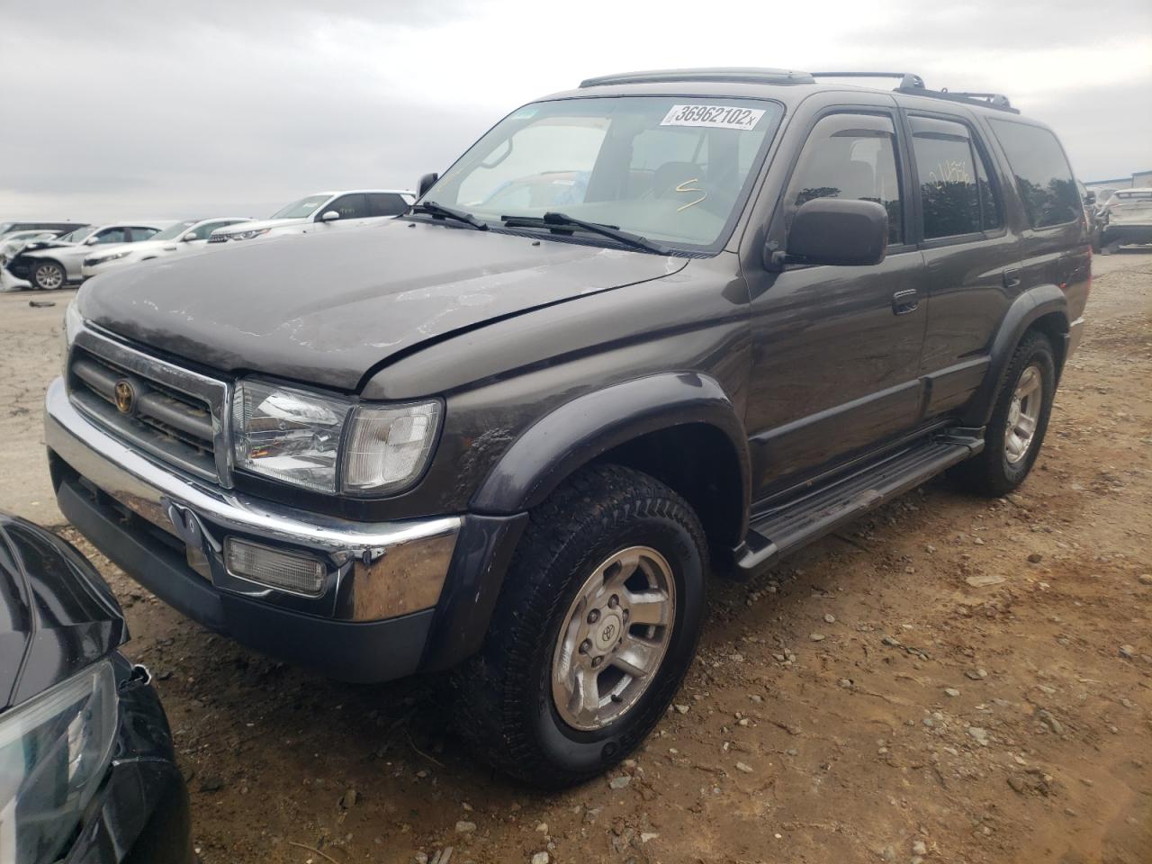 Photo 2 from auction – 1998 TOYOTA 4RUNNER LI with VIN JT3HN87RXW0166465