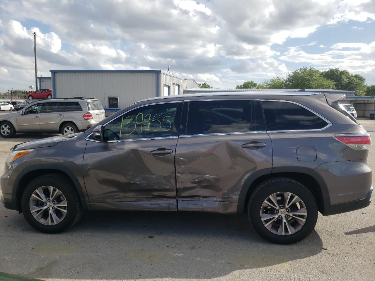 صورة رقم 9 من المزاد - 2015 TOYOTA HIGHLANDER مع VIN 5TDKKRFH6FS040416