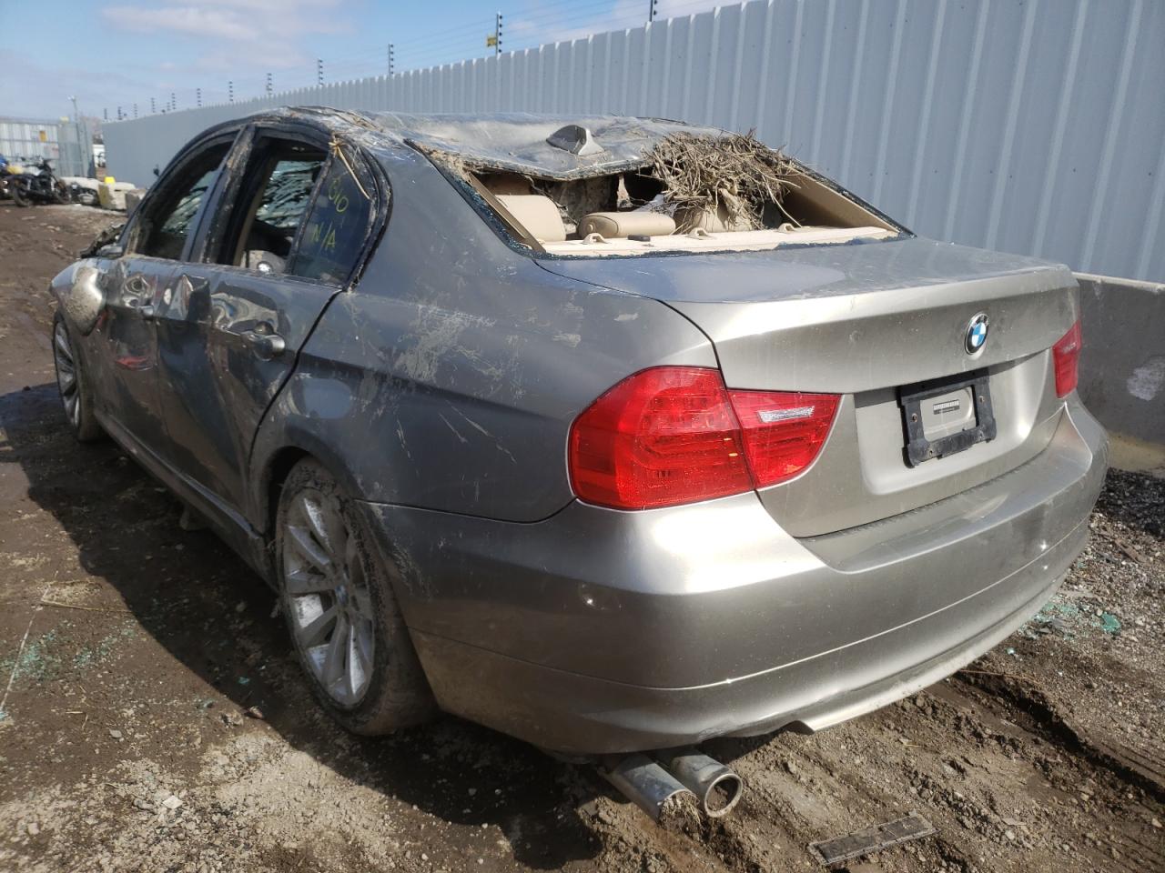 Photo 3 from auction – 2011 BMW 328 I with VIN WBAPH7G55BNM56189