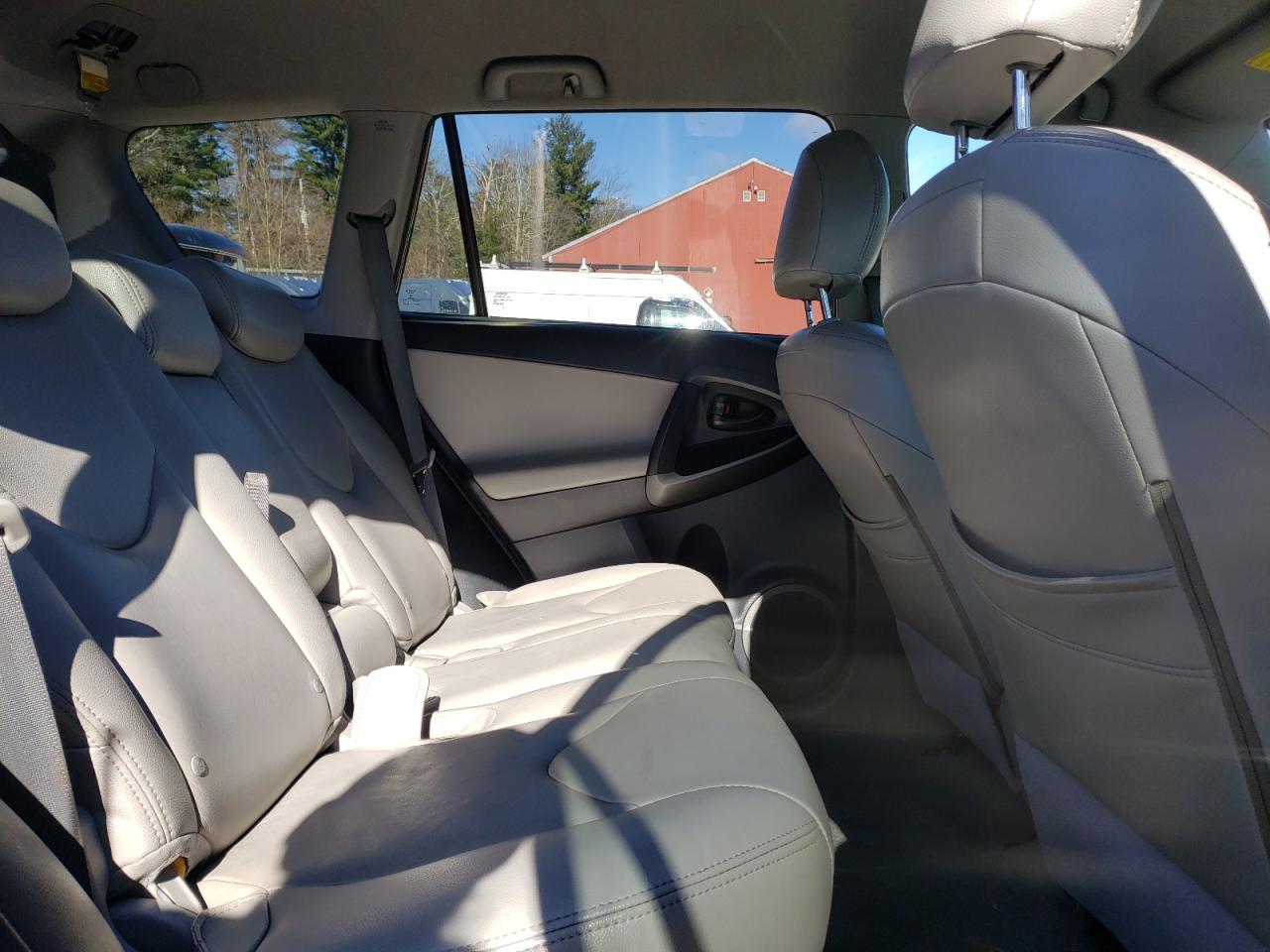 Photo 6 from auction – 2011 TOYOTA RAV4 with VIN 2T3JF4DV1BW120954