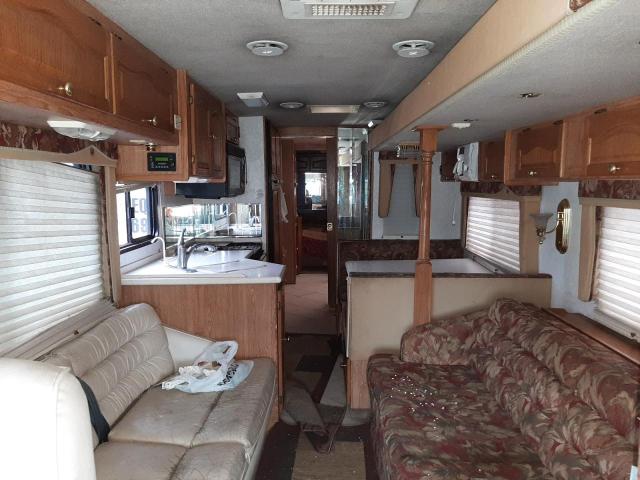 Photo 6 from auction – 1999 FREIGHTLINER CHASSIS with VIN 4UZ6XLCAXXCB68960