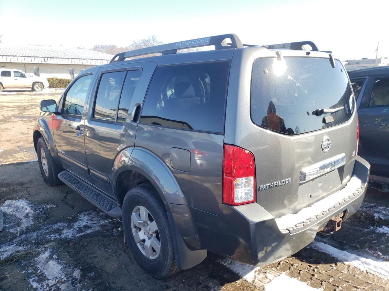 Photo 3 from auction – 2005 NISSAN PATHFINDER with VIN 5N1AR18W35C744878