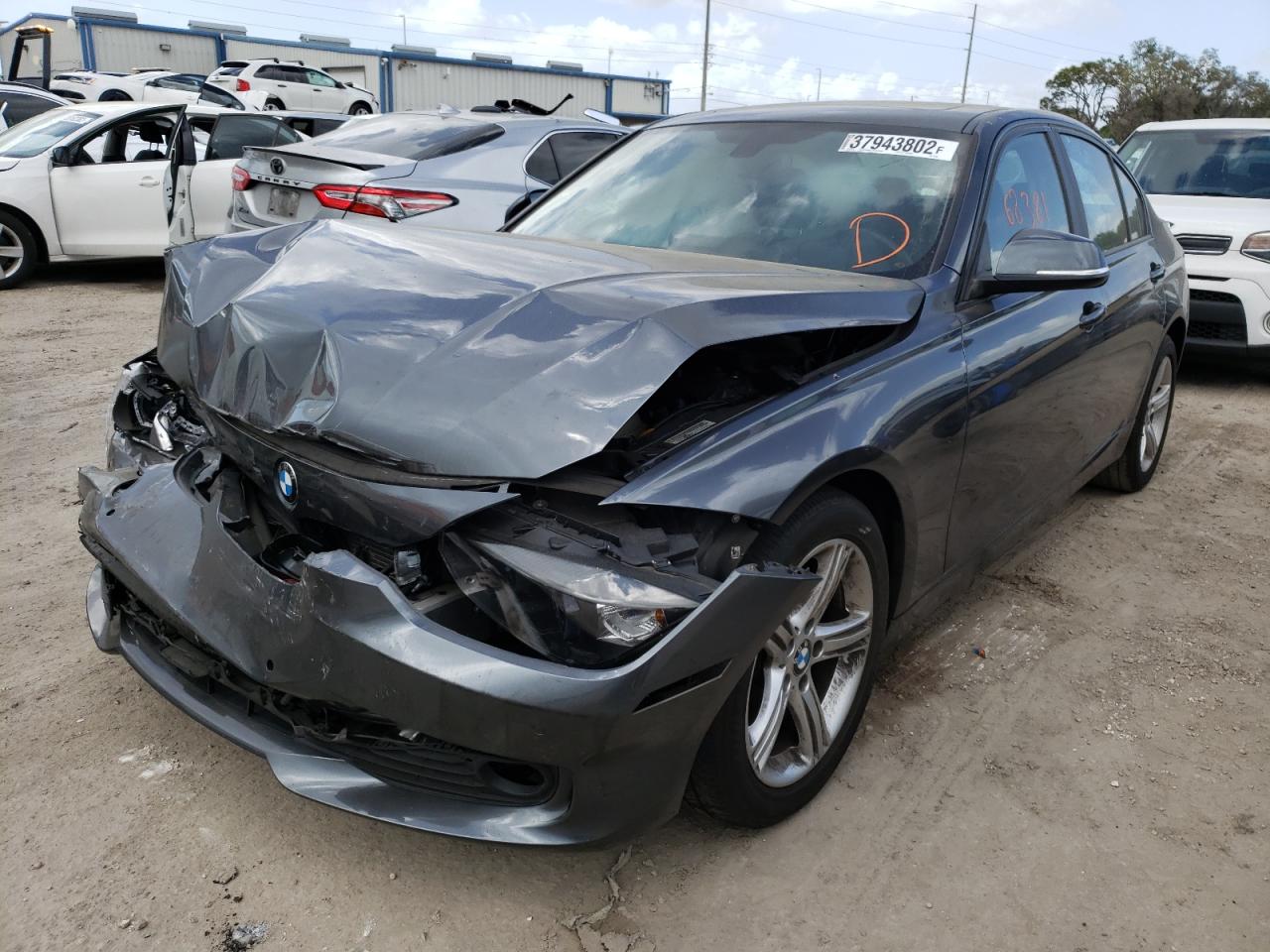Zdjęcie 2 z aukcji – 2014 BMW 320 I z VIN WBA3B1C54EK131932