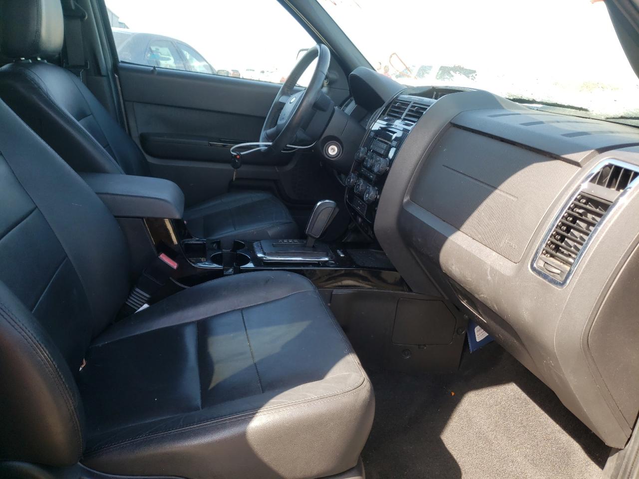 Photo 5 from auction – 2009 FORD ESCAPE LIM with VIN 1FMCU94G59KA92975