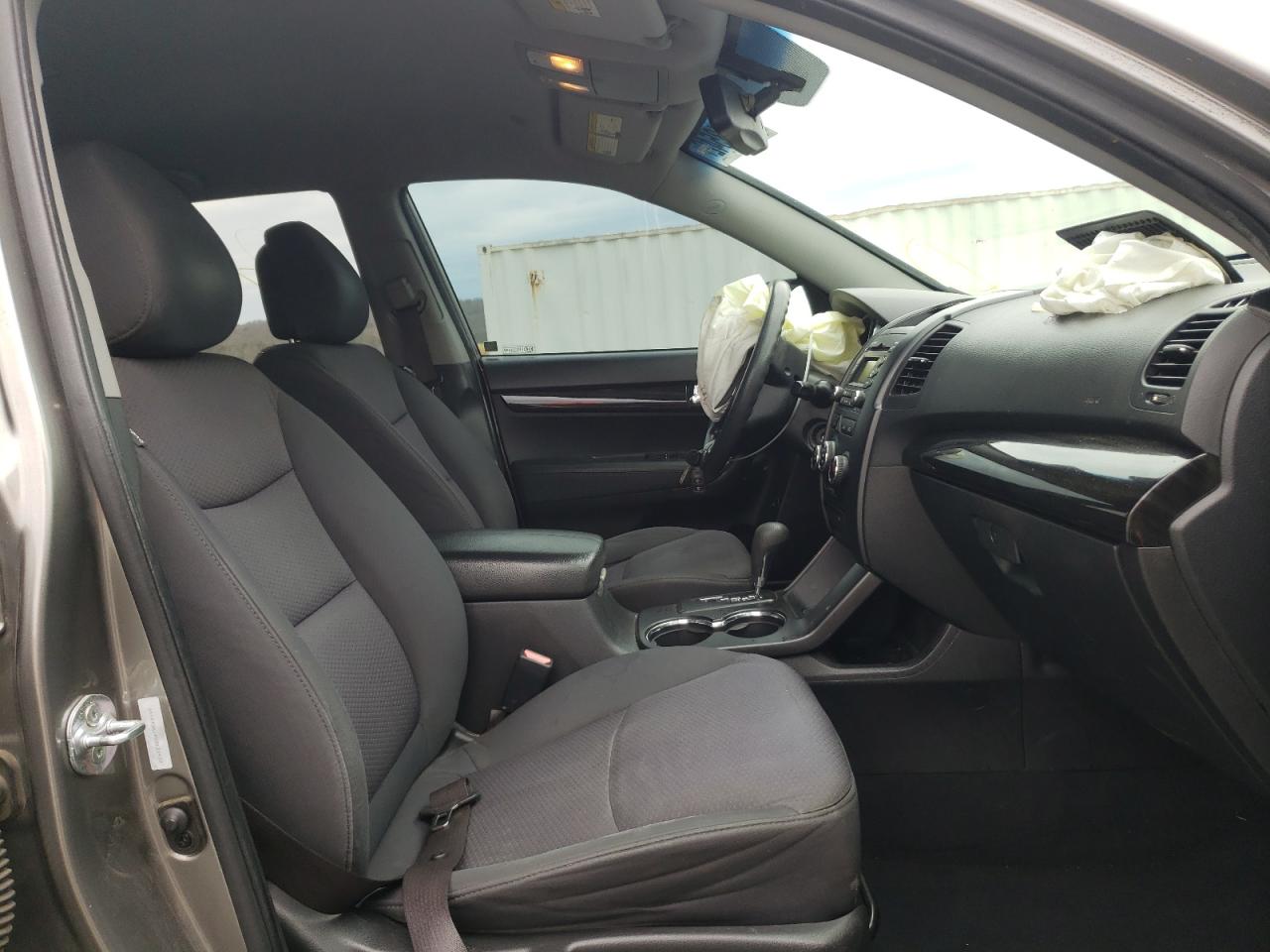 Photo 5 from auction – 2011 KIA SORENTO BA with VIN 5XYKT3A14BG133432