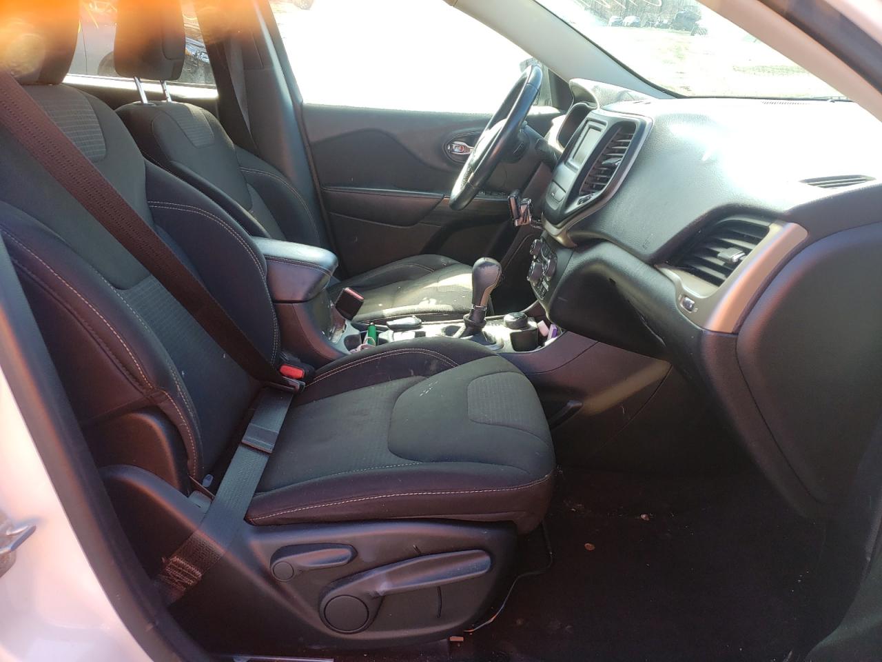 Photo 5 from auction – 2015 JEEP CHEROKEE L with VIN 1C4PJMCB7FW733586