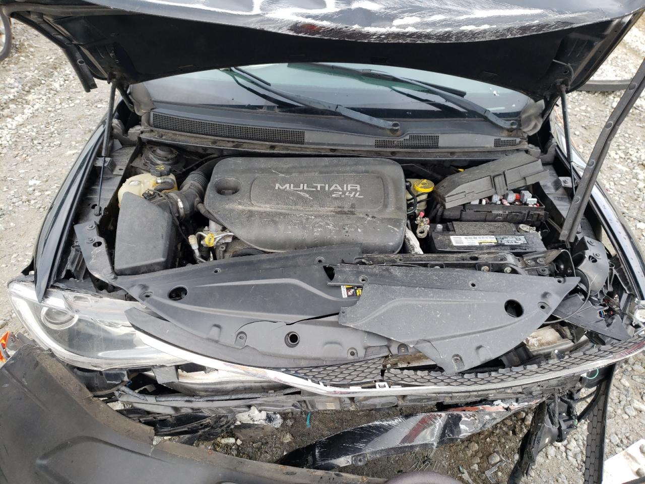 Photo 7 from auction – 2015 CHRYSLER 200 C with VIN 1C3CCCCB6FN599361
