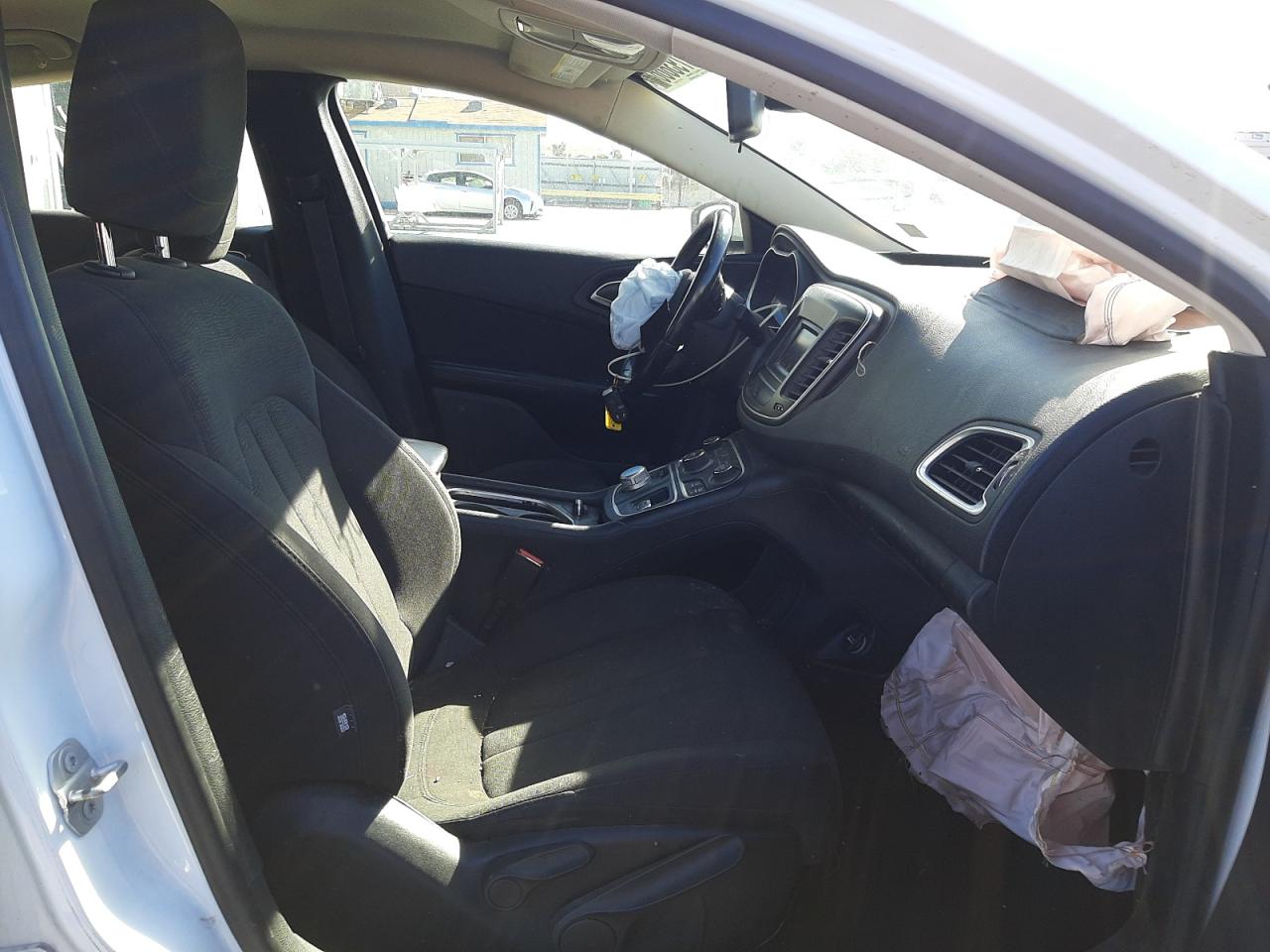 صورة رقم 5 من المزاد - 2015 CHRYSLER 200 LIMITE مع VIN 1C3CCCAB6FN725625