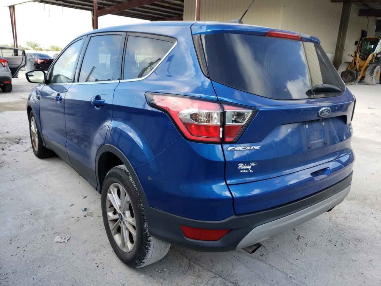 Photo 3 from auction – 2017 FORD ESCAPE SE with VIN 1FMCU0GDXHUB96166