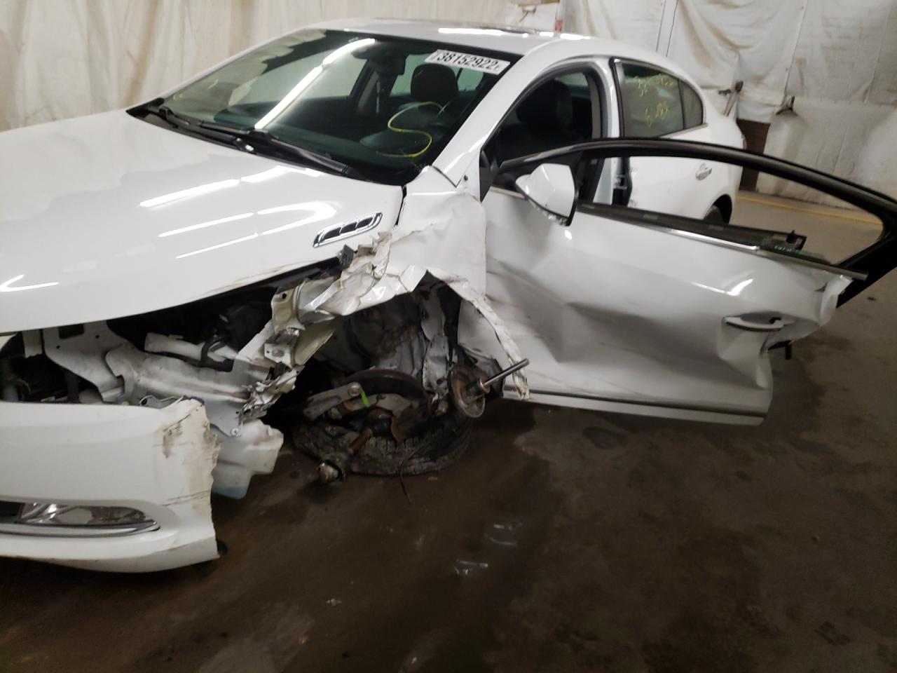 Photo 9 from auction – 2016 BUICK LACROSSE with VIN 1G4GB5G32GF136736