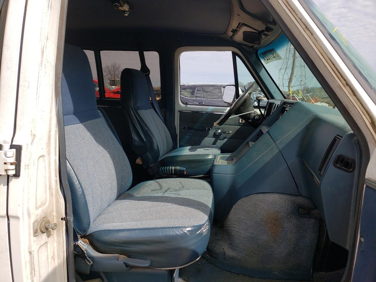 Photo 5 from auction – 1994 CHEVROLET G30 with VIN 1GAGG39K7RF116699
