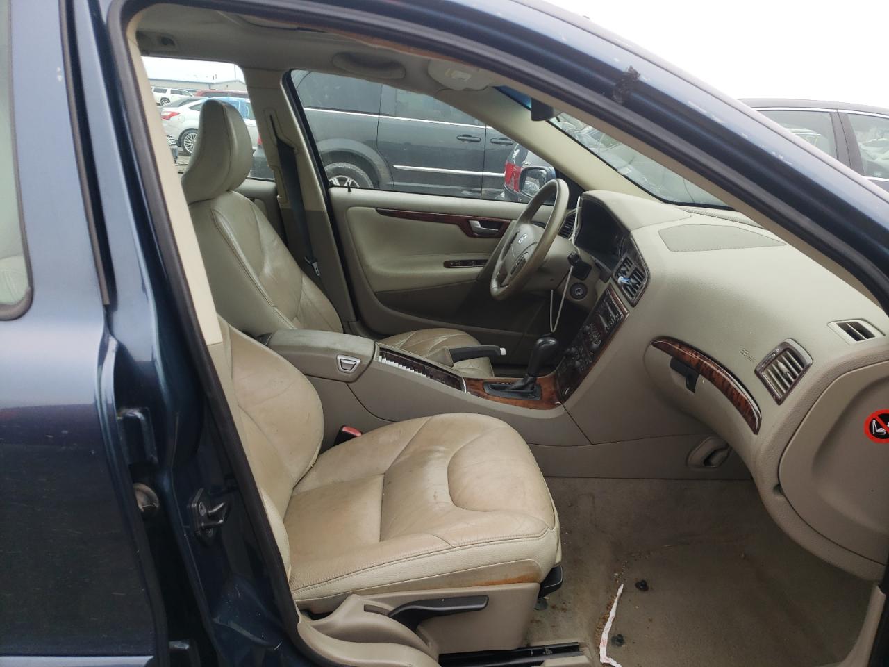 Photo 5 from auction – 2006 VOLVO V70 with VIN YV1SW640162575106