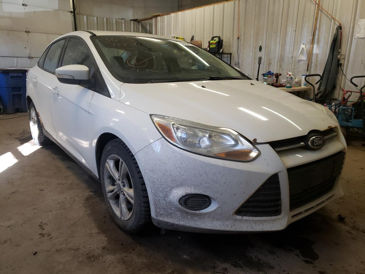 FORD FOCUS SE 2013 con VIN 1FADP3F21DL258111 - Foto de la subasta