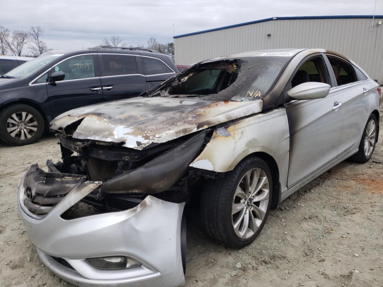 Photo 2 from auction – 2013 HYUNDAI SONATA SE with VIN 5NPEC4AC8DH738294
