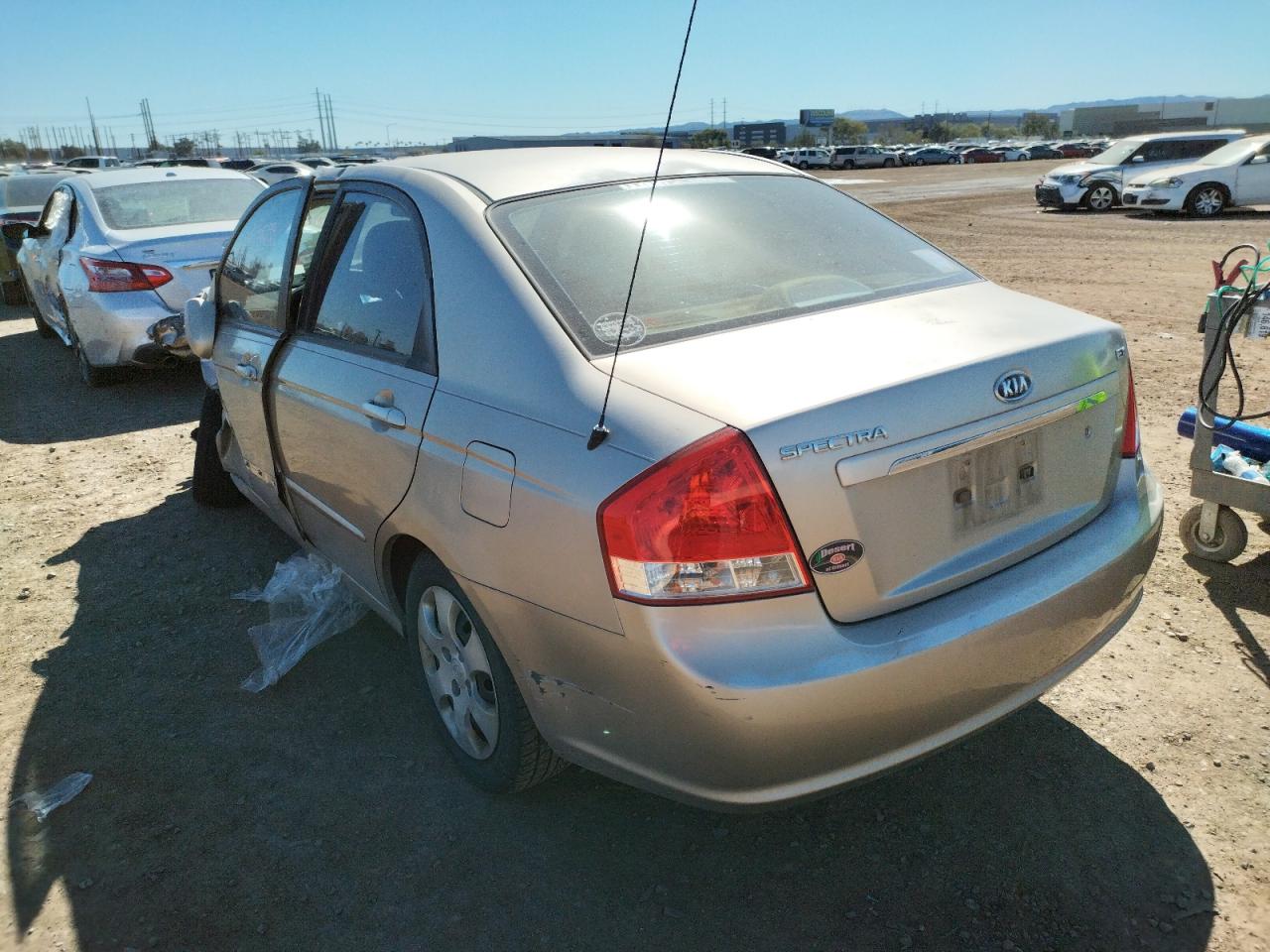 Photo 3 from auction – 2007 KIA SPECTRA EX with VIN KNAFE122775406528