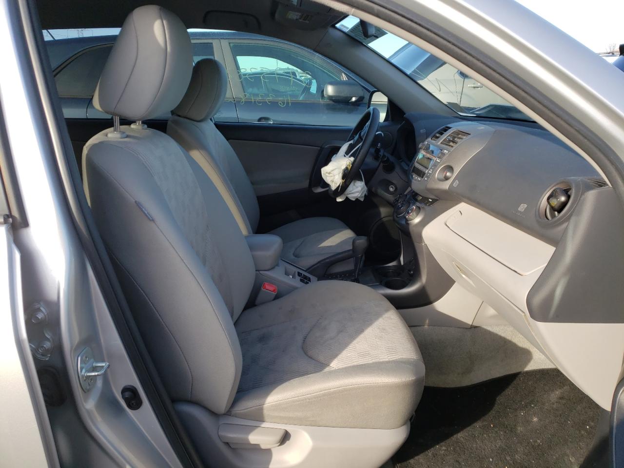 Photo 5 from auction – 2010 TOYOTA RAV4 with VIN 2T3ZF4DV5AW039201
