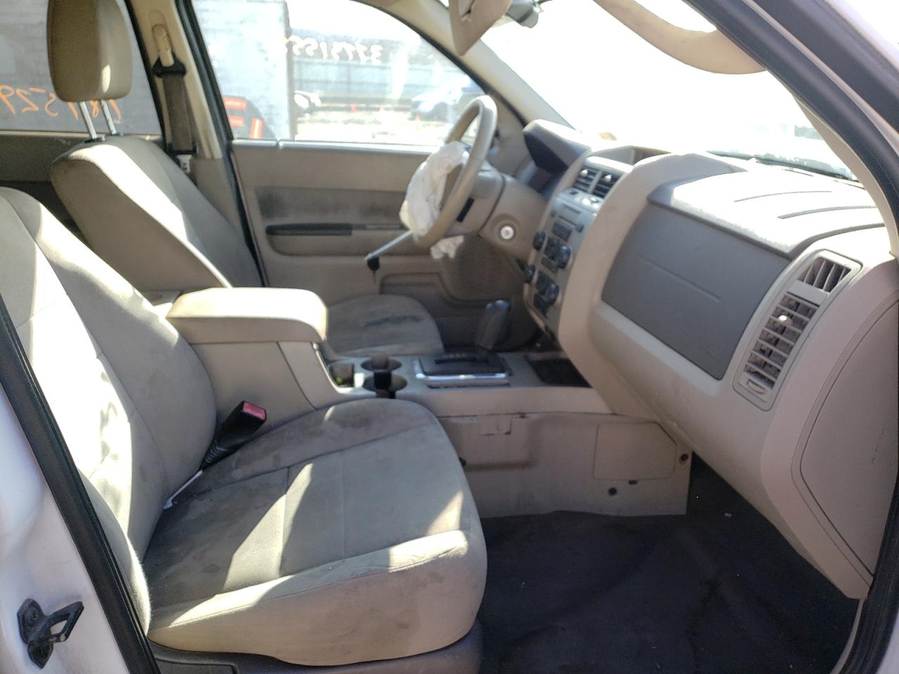 Photo 5 from auction – 2011 FORD ESCAPE XLT with VIN 1FMCU0D73BKB47392