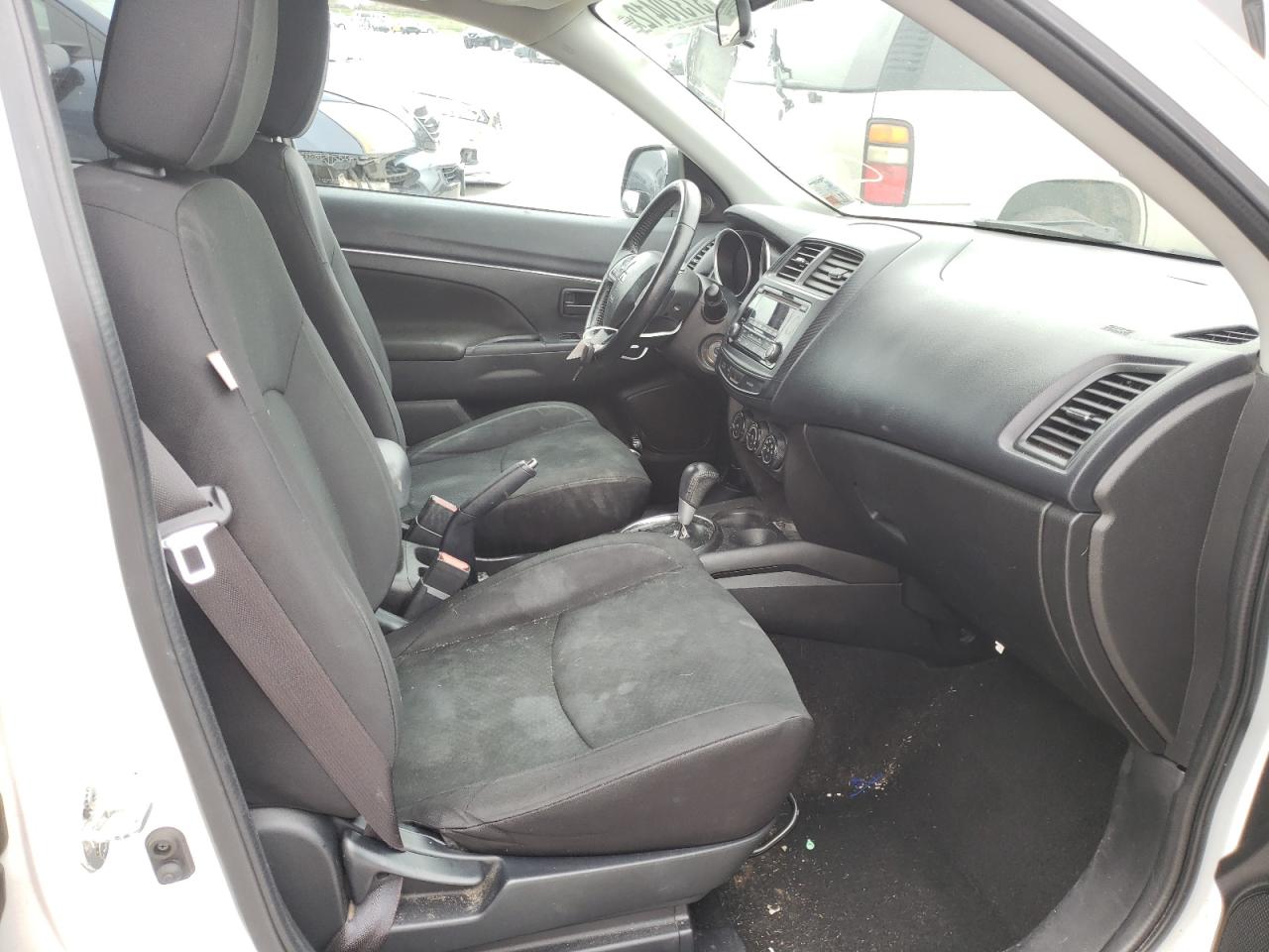Photo 5 from auction – 2015 MITSUBISHI OUTLANDER with VIN 4A4AP3AU6FE018686
