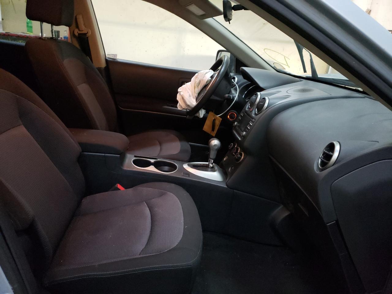 Photo 5 from auction – 2013 NISSAN ROGUE S with VIN JN8AS5MT5DW006478
