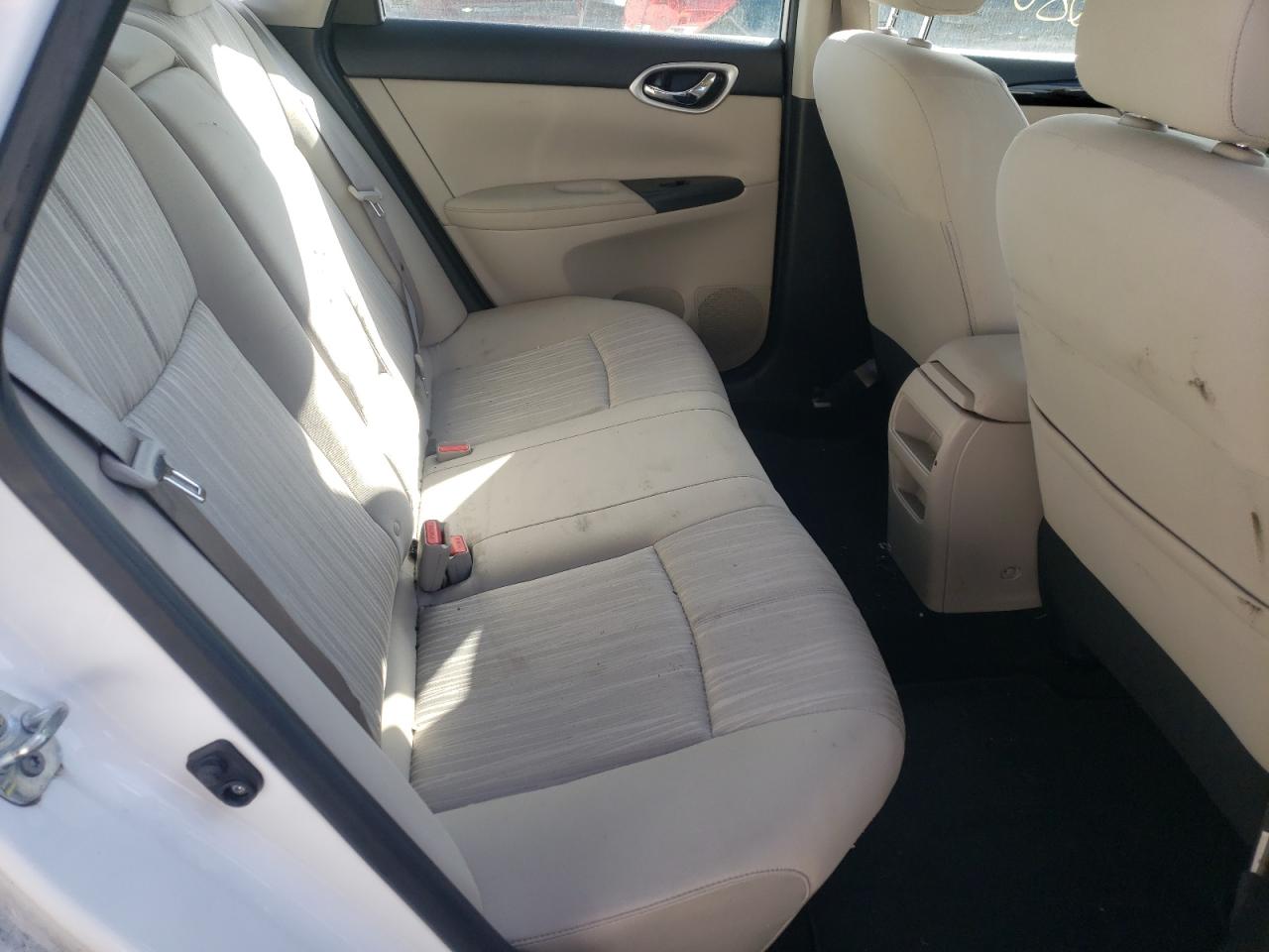 Photo 6 from auction – 2016 NISSAN SENTRA S with VIN 3N1AB7AP7GY321636