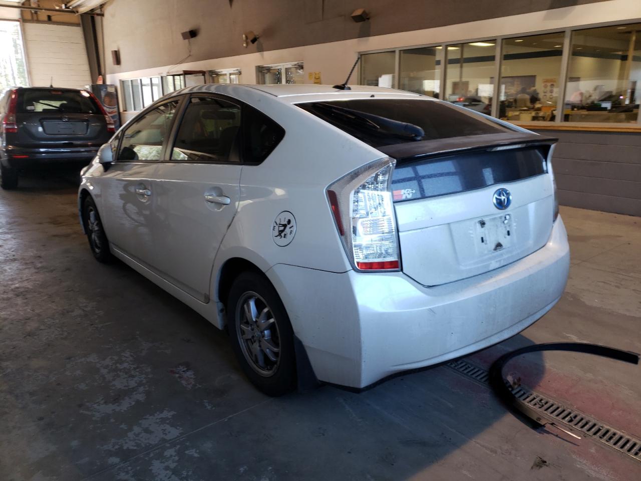 Photo 3 from auction – 2010 TOYOTA PRIUS with VIN JTDKN3DU5A0082771