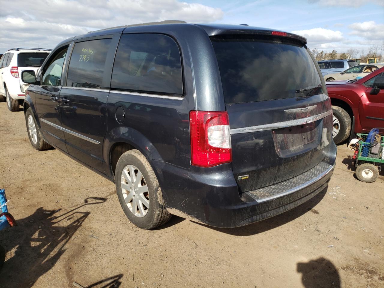 Photo 3 from auction – 2014 CHRYSLER TOWN & COU with VIN 2C4RC1BG2ER397030