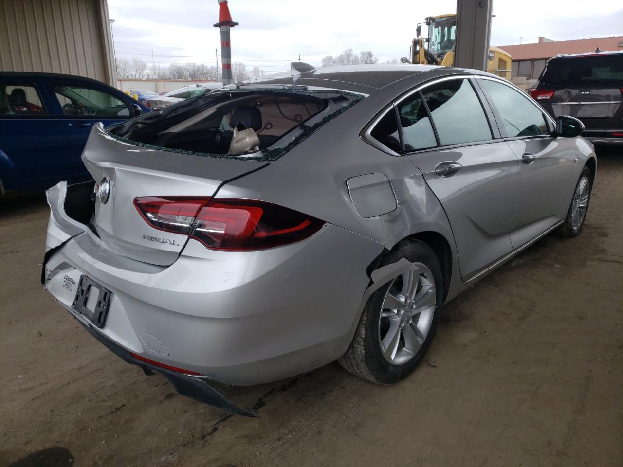 Photo 4 from auction – 2018 BUICK REGAL PREF with VIN W04GL6SX3J1070651