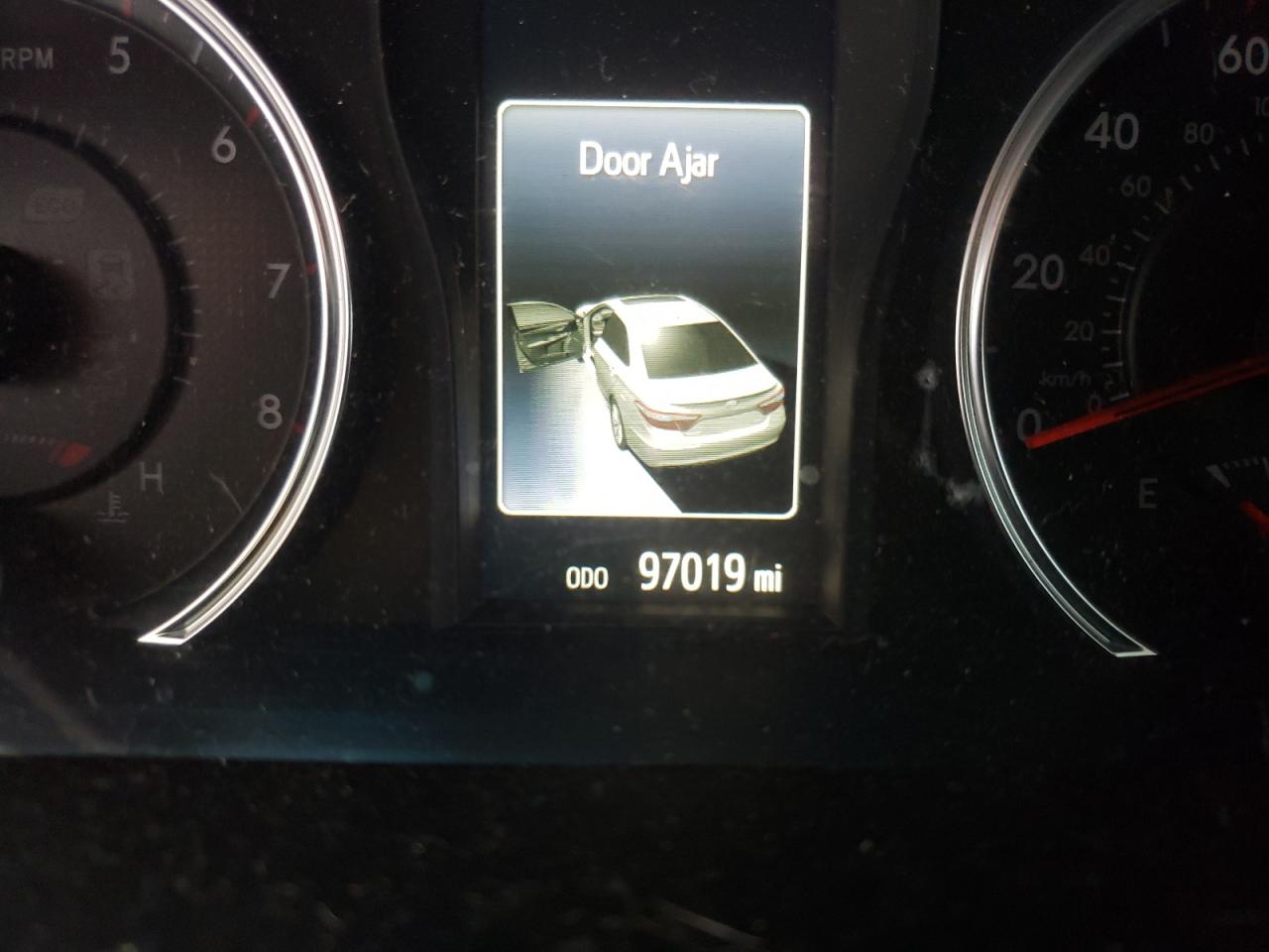 Photo 8 from auction – 2016 TOYOTA CAMRY LE with VIN 4T1BF1FK1GU206691