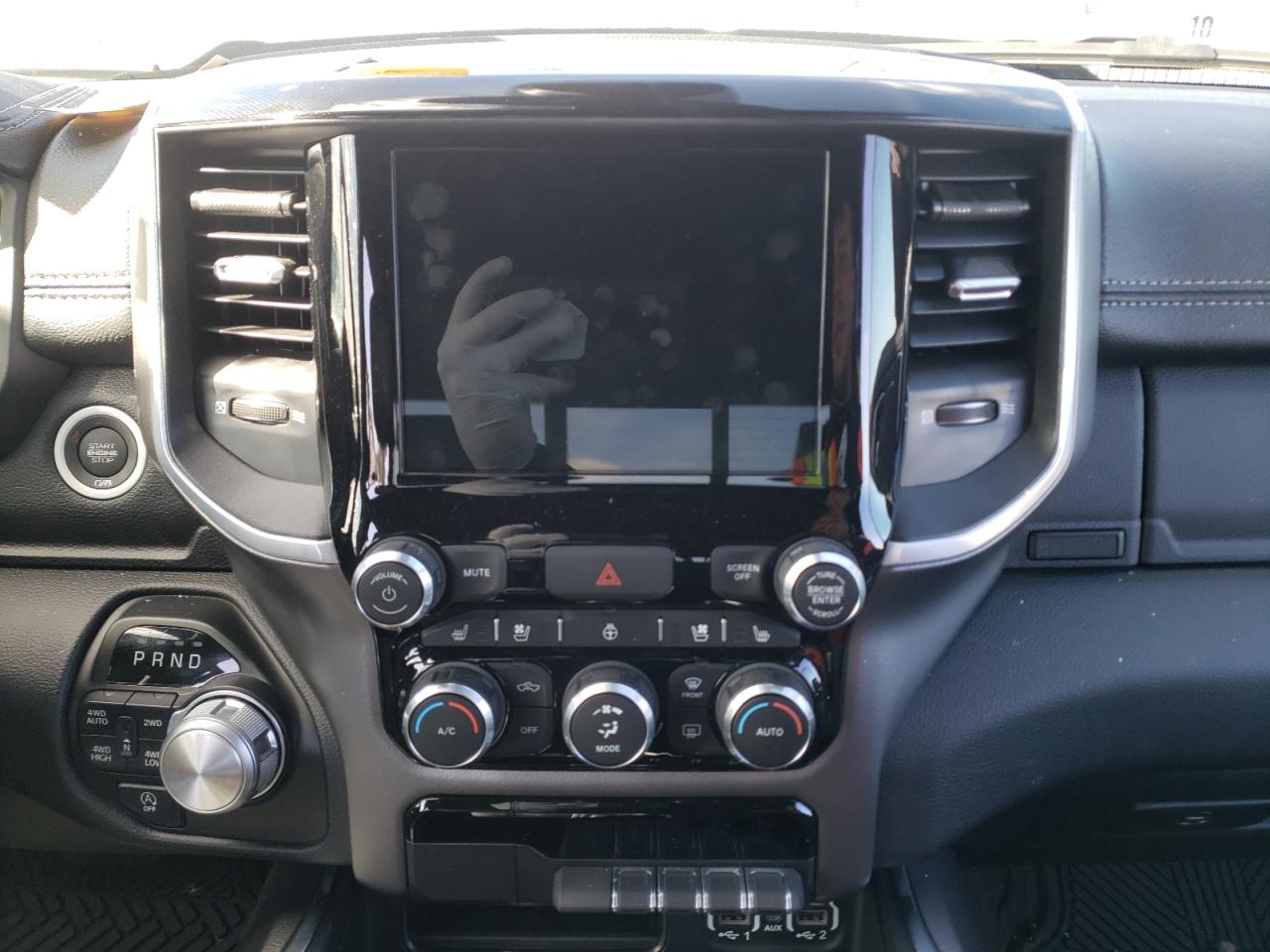 Photo 9 from auction – 2020 RAM 1500 LARAM with VIN 1C6SRFJT0LN312859