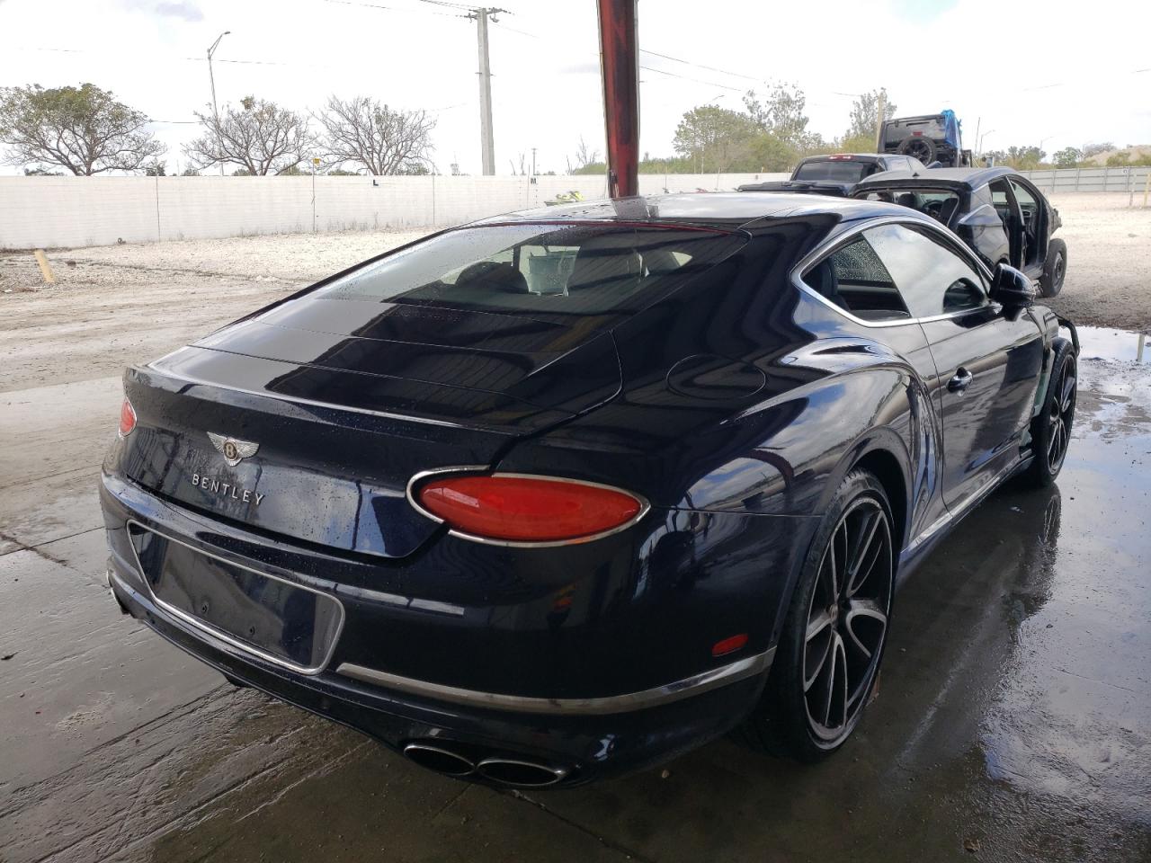 Photo 4 from auction – 2020 BENTLEY CONTINENTA with VIN SCBCG2ZG9LC074611