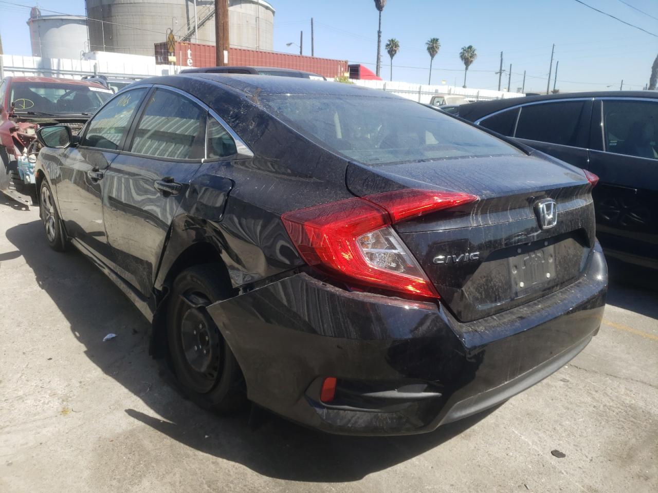 Photo 3 from auction – 2017 HONDA CIVIC LX with VIN 2HGFC2F5XHH519324
