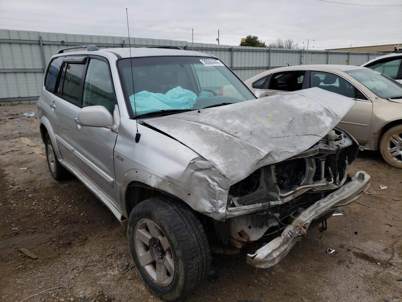 SUZUKI XL7 PLUS 2002 with VIN JS3TX92V124111952 - Photo from auction